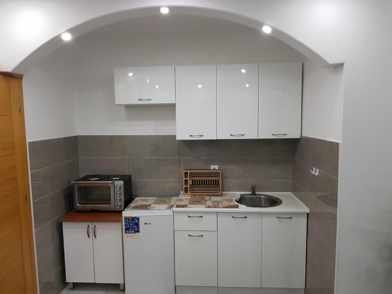 Apartmani Mina บาร์ ภายนอก รูปภาพ